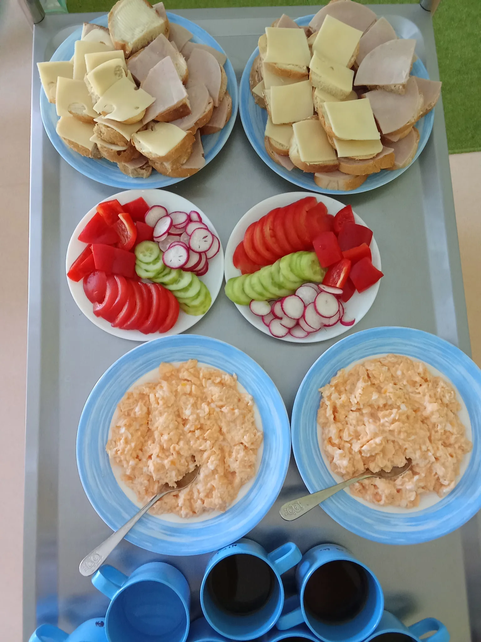 Śniadanie-z-kanapkami